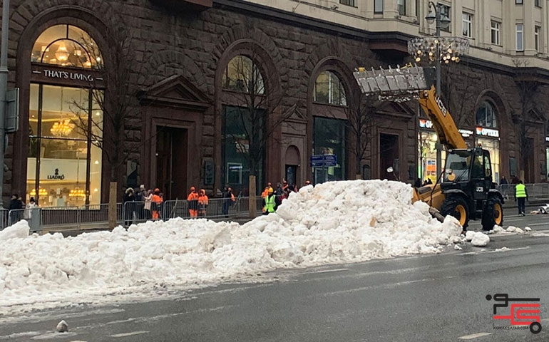 تولید برف مصنوعی در جشن‌ سال نو میلادی در مسکو