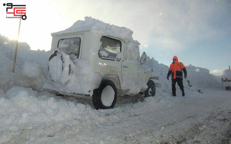 کند شدن تردد در جاده‌های مهاباد به دلیل بارش برف